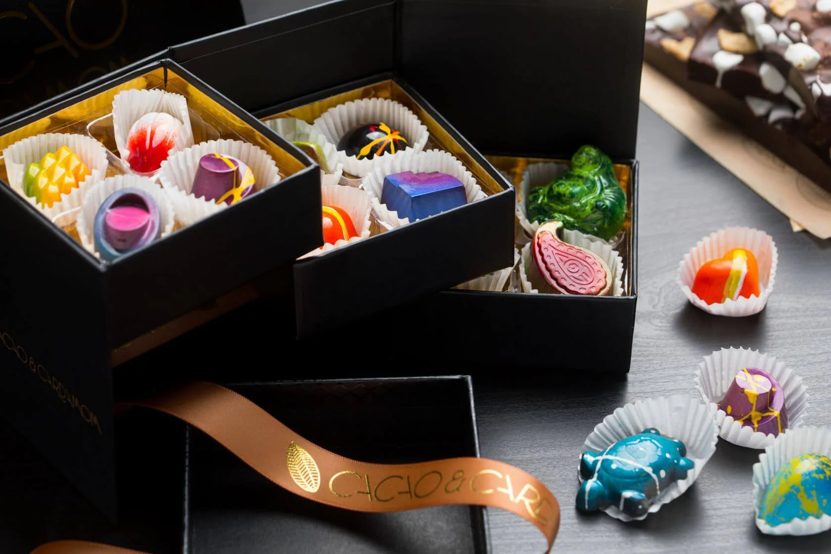 Three Tier Dozen, Signature Collection - Image 5